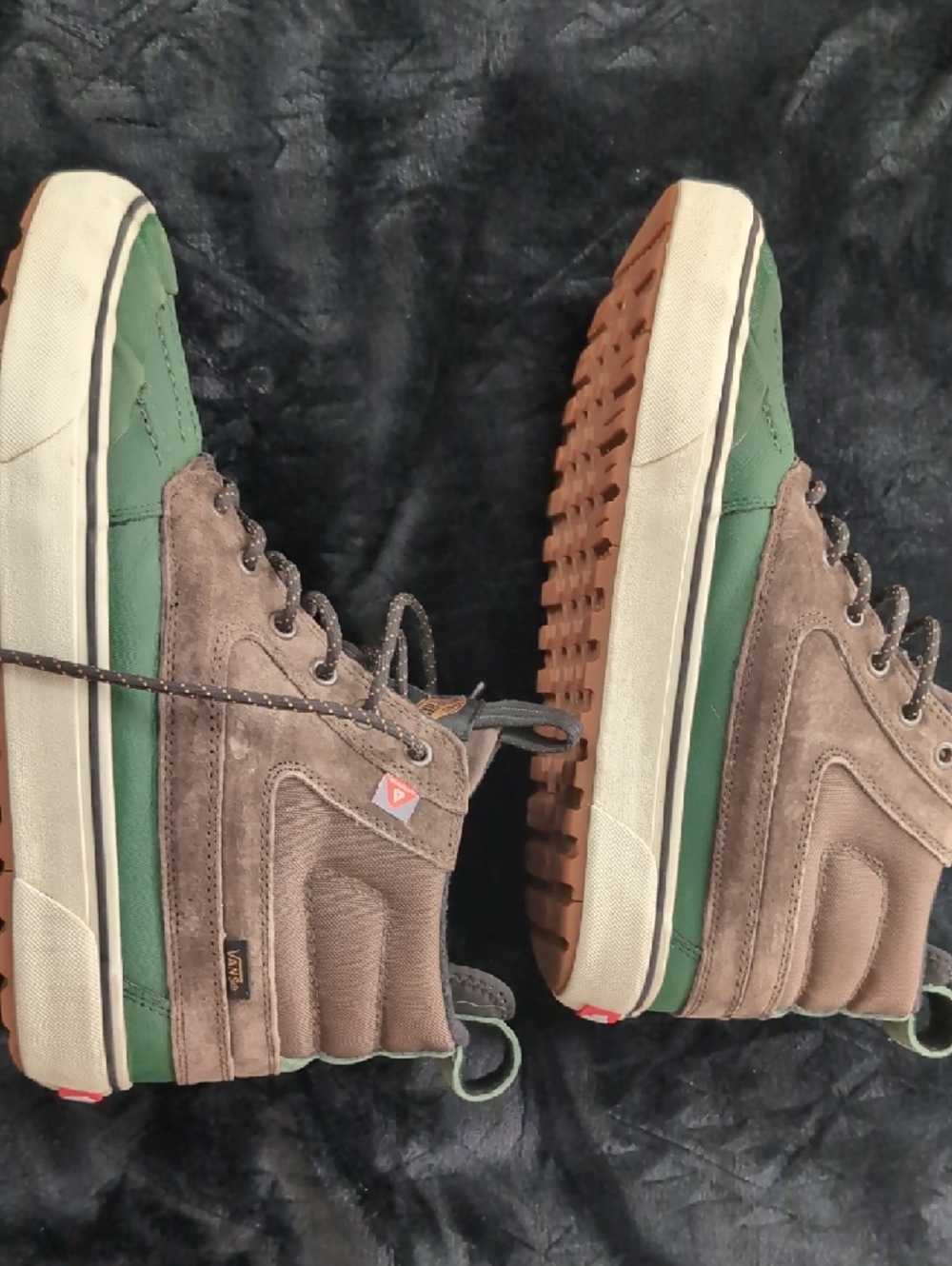 Vans Green and Brown Duck Boots High-Top Skate Boots - Picture 3 of 4